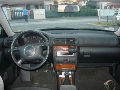 AUDI A3  (2) 130 CH TDI 5P AMBIO NACIONAL