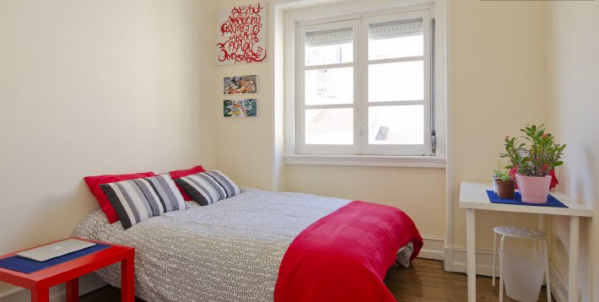 Quarto mobilado no Areeiro / Alameda c/ despesas includas (net, tv, voz, gua, luz, gs) 