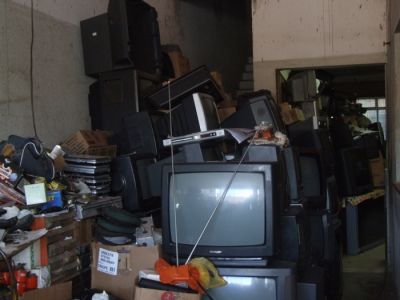 Recolha de todo tipo de sucatas desmantelamento de fabricas limpeza de garagens 