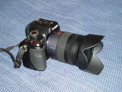 Panasonic Lumix GH2 com objectiva 14-140