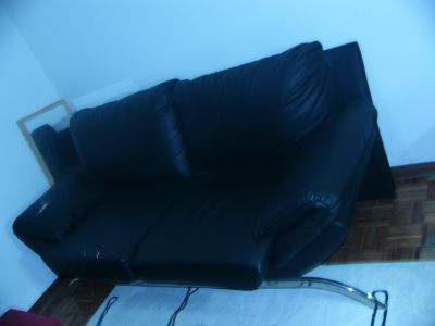 Vende-se Sof Preto (3 lugares)