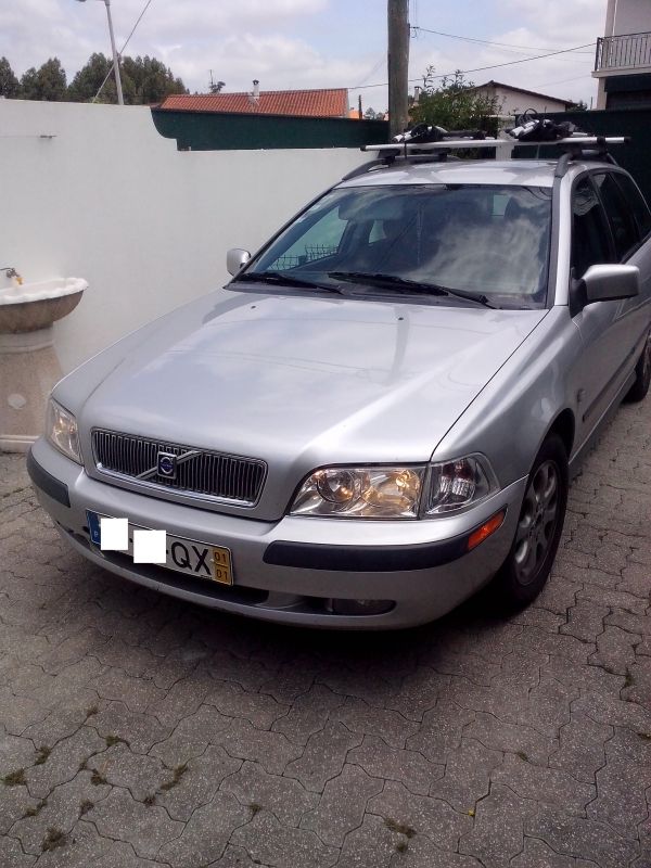Volvo v40