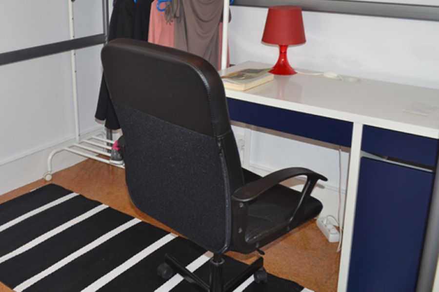Quarto com WC privado na Alameda / IST com despesas incluidas