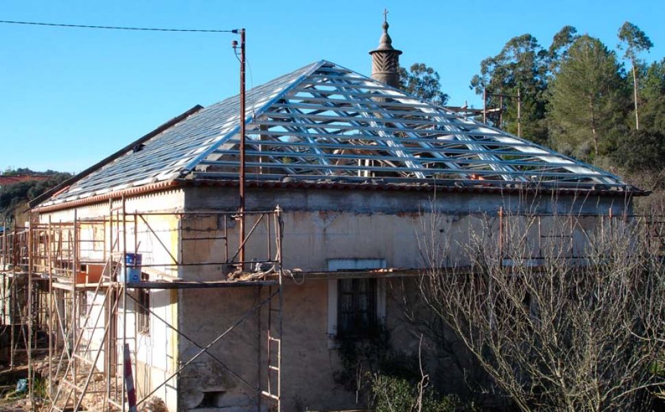 Trolhas e Pintores para Reformar sua Casa Construes de Moradias Restauros e Recuperaes