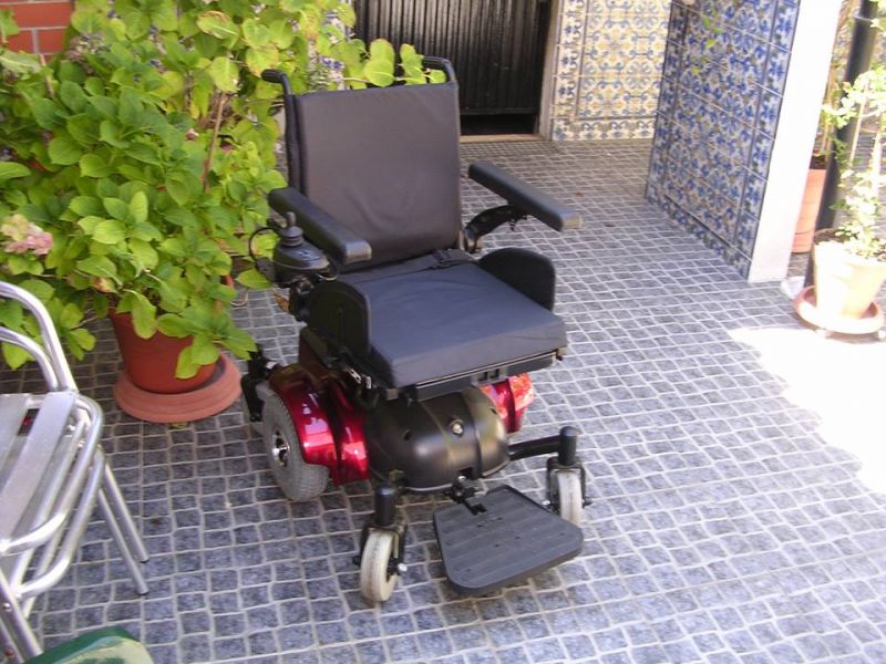 Cadeira de 6 Rodas Elctrica HULA / QUICKYE, com Joystick (NOVA)