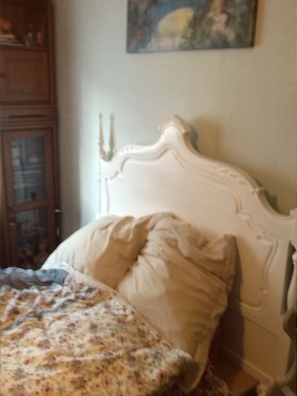 Quarto Cacem, muito bem mobilado a 5 minutos da estao