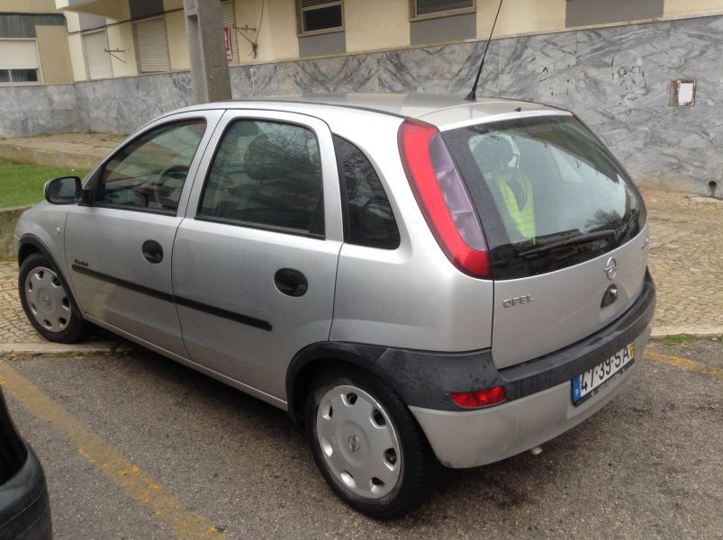 Vende-se Opel com Mudanas Automticas