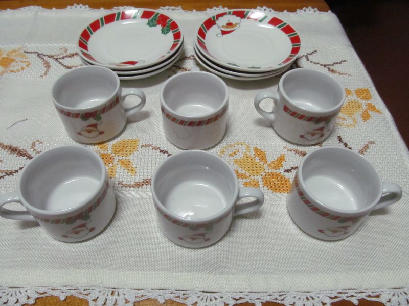 Vendo um conjunto de chvenas de caf nunca foram usadas